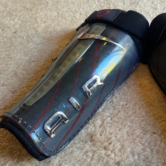 NIKE Dri-Fit Shinguards - Picture 2 of 4